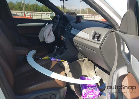 2016 Audi Q3 2.0T Premium Plus из США, поврежденный, VIN WA1FFCFS4GR010274